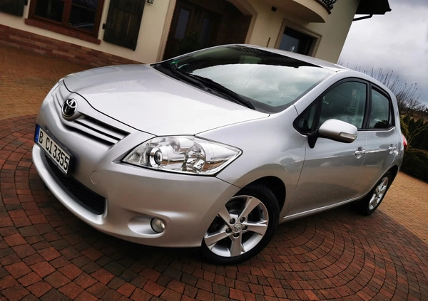 Toyota Auris cena 28900 przebieg: 142000, rok produkcji 2011 z Tarczyn małe 191